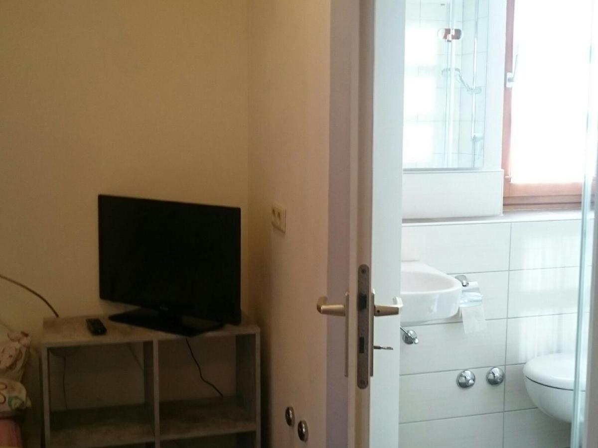 Hotel Pension Ins Fischernetz - Hanser à Meersburg Extérieur photo