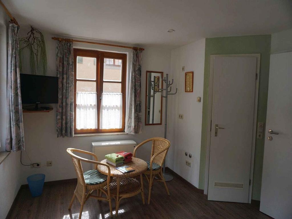 Hotel Pension Ins Fischernetz - Hanser à Meersburg Extérieur photo